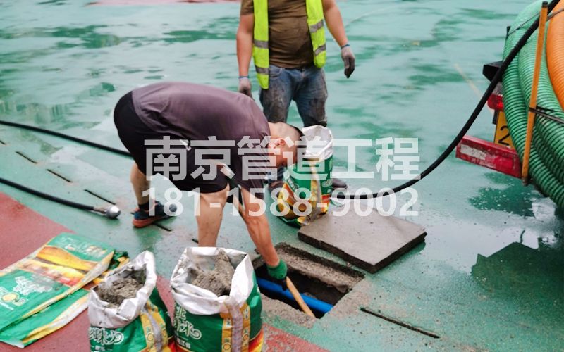 兴卫村管道清淤