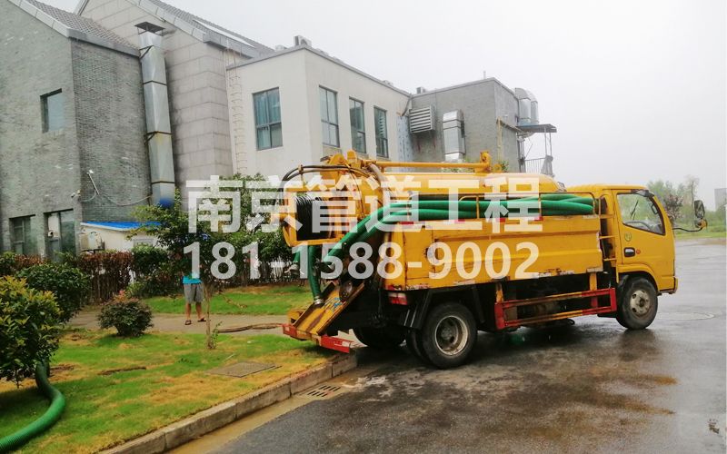 246兴卫村小区化粪池清理